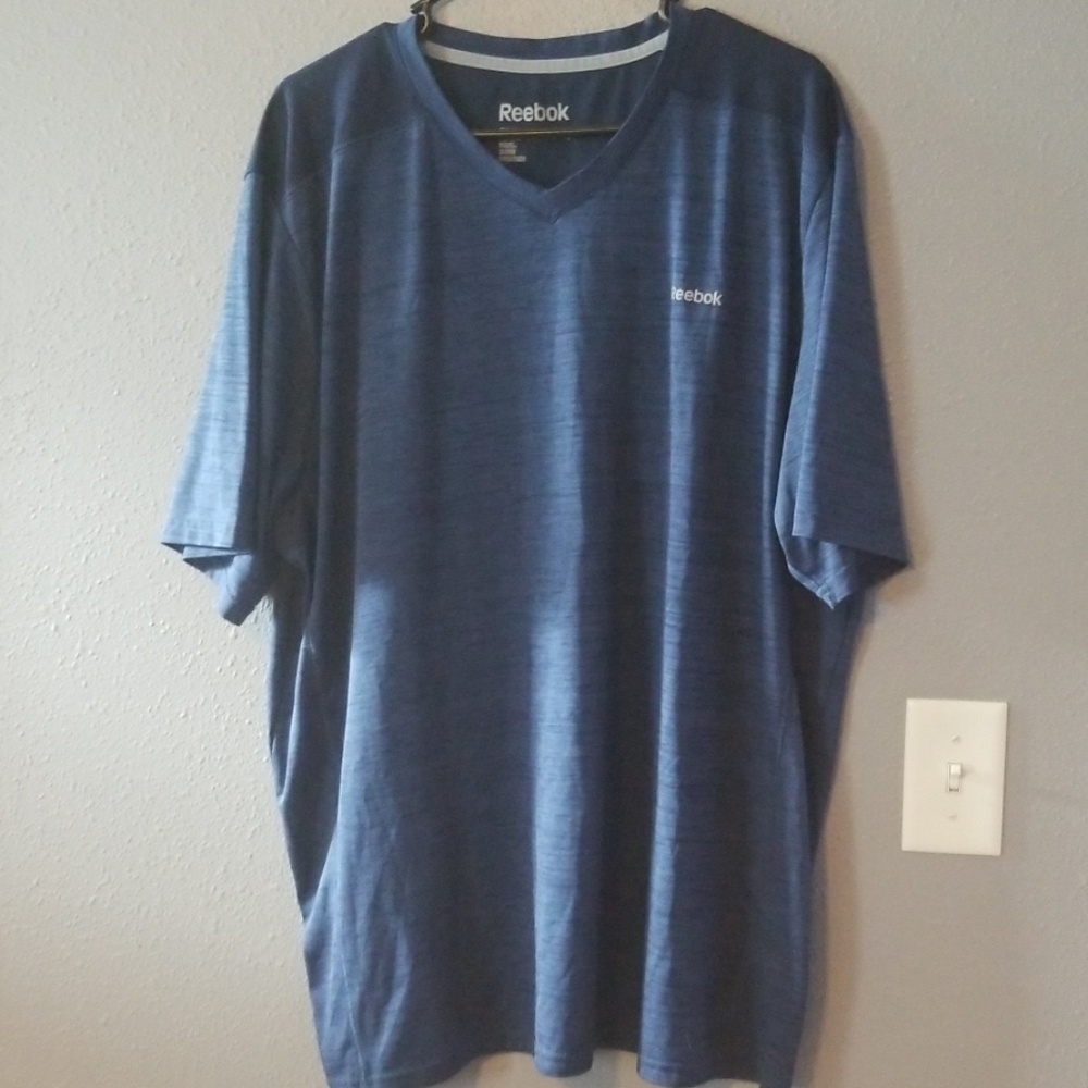 Men's athletic top